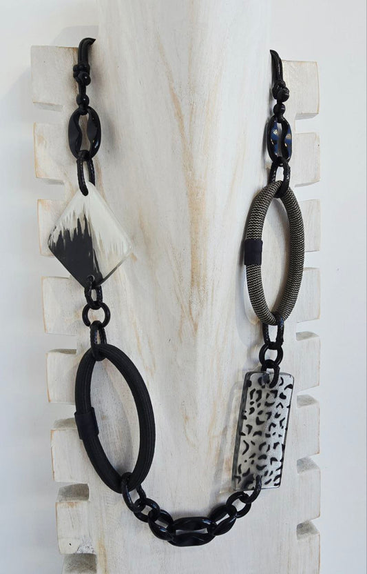 Manila Muse Handmade Necklace